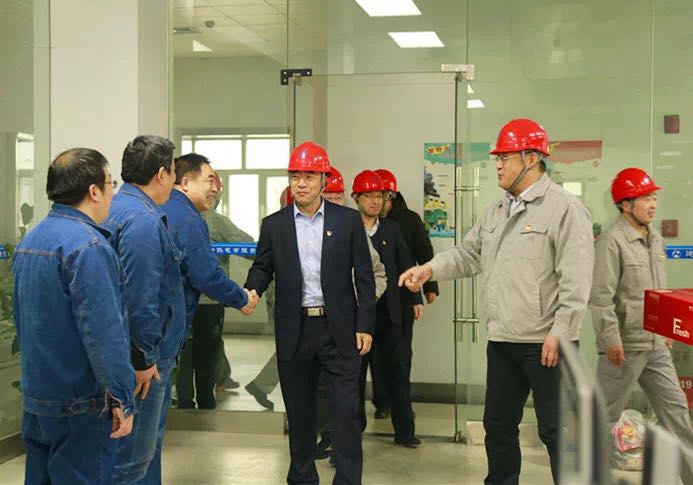 建投能源黨委書記、總經(jīng)理徐貴林一行到邢臺熱電進(jìn)行節(jié)日慰問