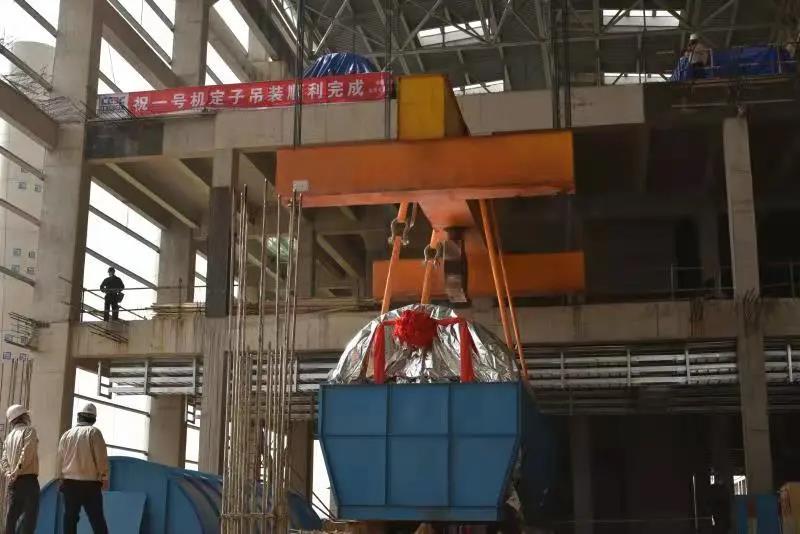 壽陽熱電項目一號機組發(fā)電機定子順利完成吊裝